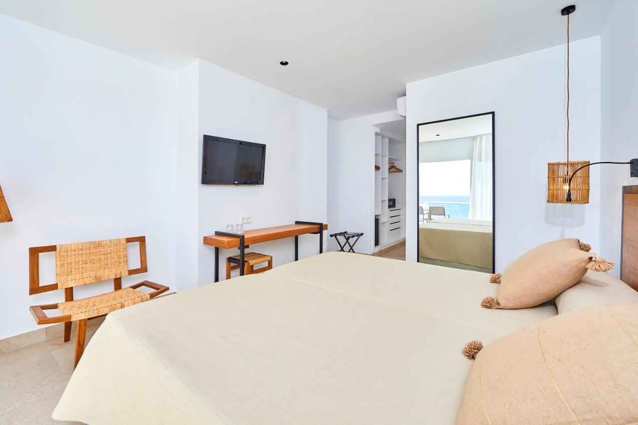 Fergus Conil Park Hotel โกนิล เด ลาฟรอนเตรา ภายนอก รูปภาพ