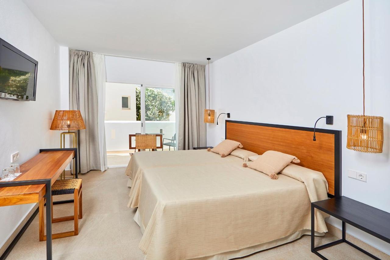 Fergus Conil Park Hotel โกนิล เด ลาฟรอนเตรา ภายนอก รูปภาพ