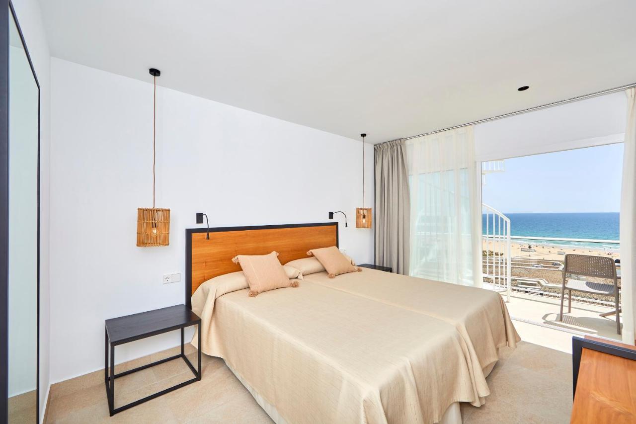 Fergus Conil Park Hotel โกนิล เด ลาฟรอนเตรา ภายนอก รูปภาพ