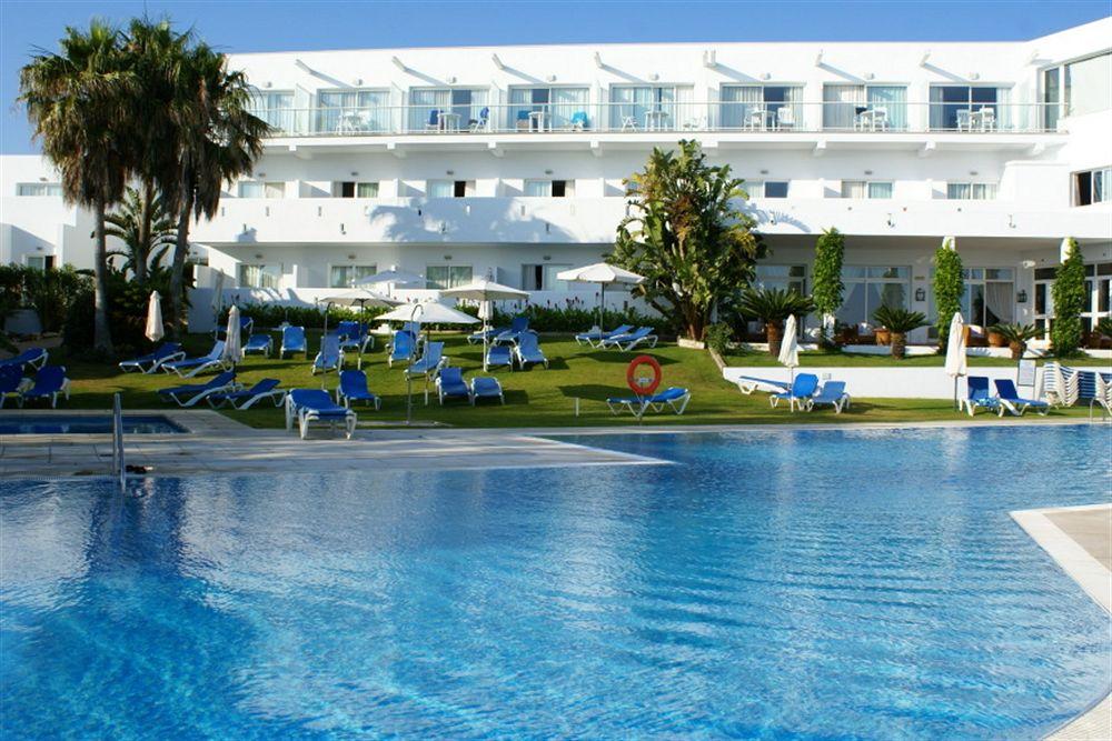 Fergus Conil Park Hotel โกนิล เด ลาฟรอนเตรา ภายนอก รูปภาพ