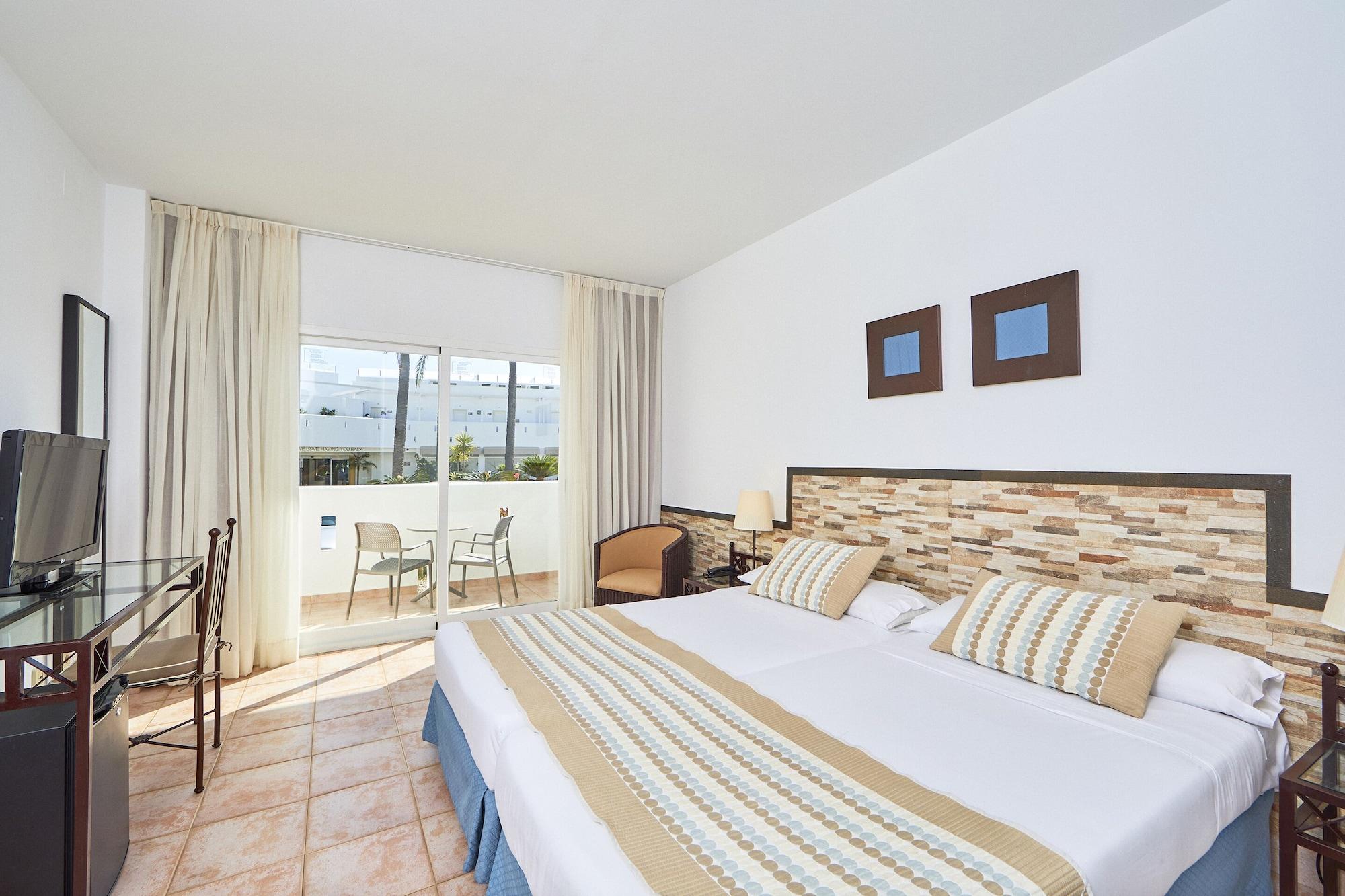 Fergus Conil Park Hotel โกนิล เด ลาฟรอนเตรา ภายนอก รูปภาพ