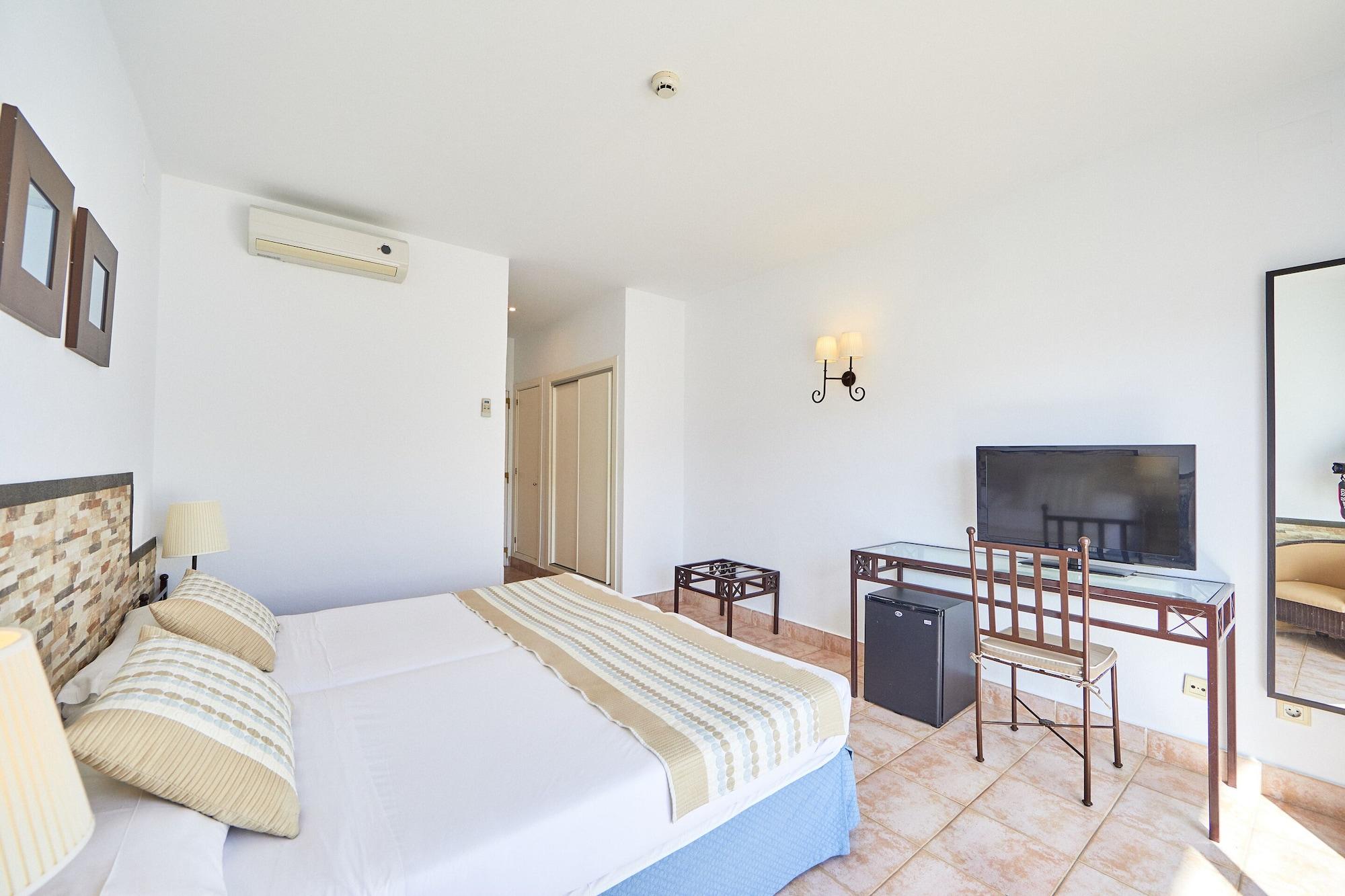 Fergus Conil Park Hotel โกนิล เด ลาฟรอนเตรา ภายนอก รูปภาพ