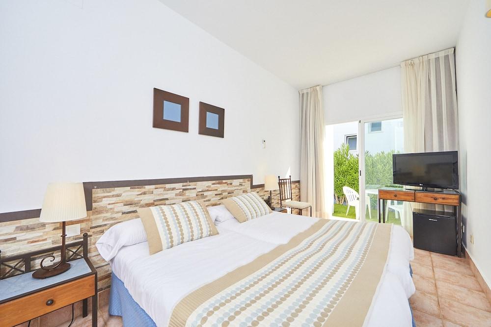 Fergus Conil Park Hotel โกนิล เด ลาฟรอนเตรา ภายนอก รูปภาพ