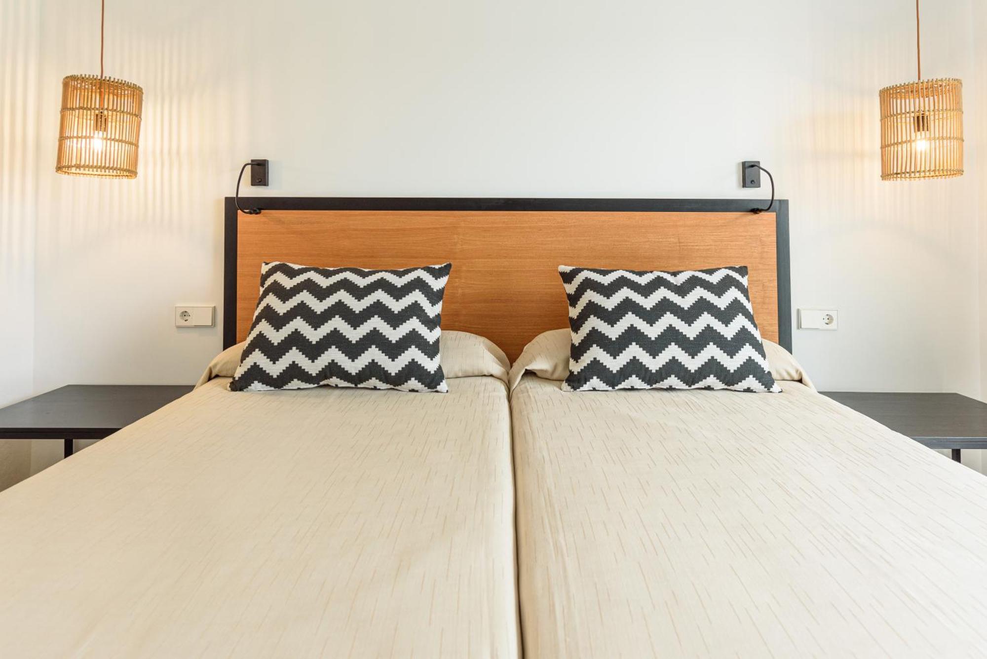 Fergus Conil Park Hotel โกนิล เด ลาฟรอนเตรา ภายนอก รูปภาพ